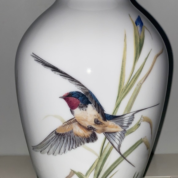 Franklin Porcelain The Meadowland Bird Vase by Basil Ede Limited Edition 1980 - Picture 3 of 15